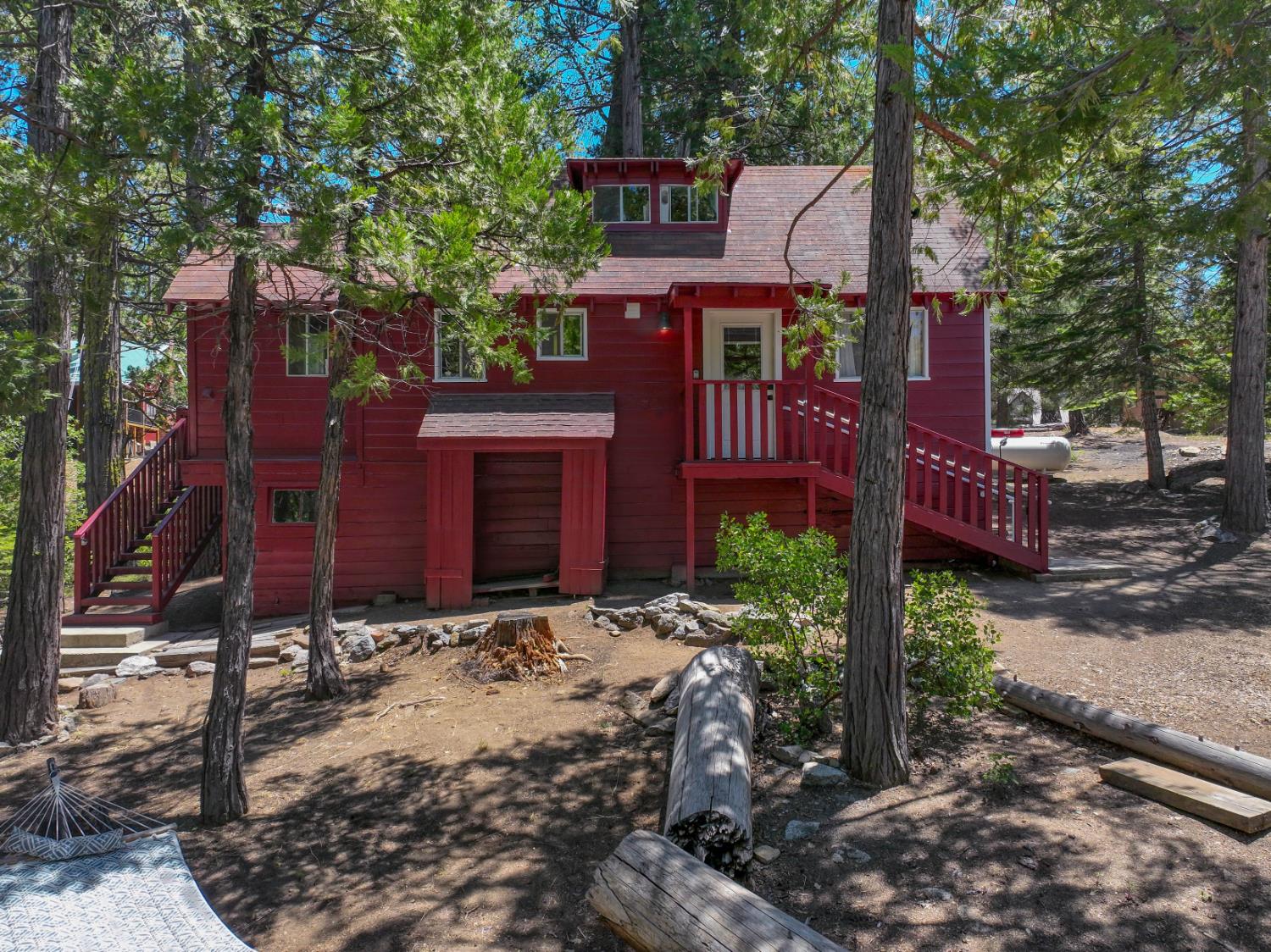 41233 Rock Rd, Shaver Lake, CA 93664
