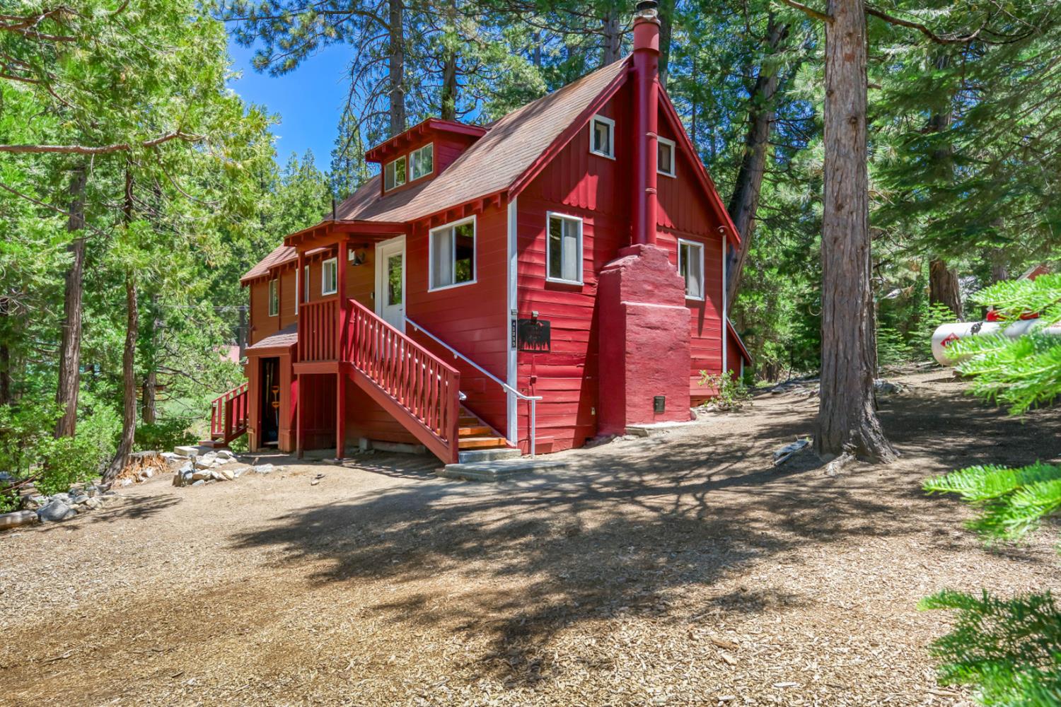 41233 Rock Rd, Shaver Lake, CA 93664