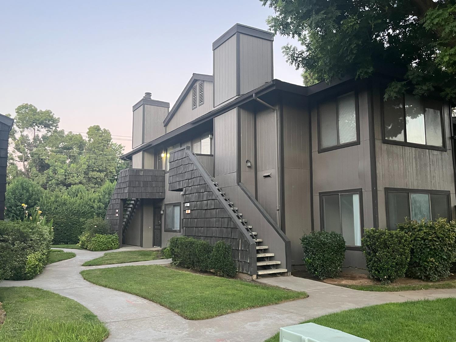 1190 S Winery Ave #108, Fresno, CA 93727
