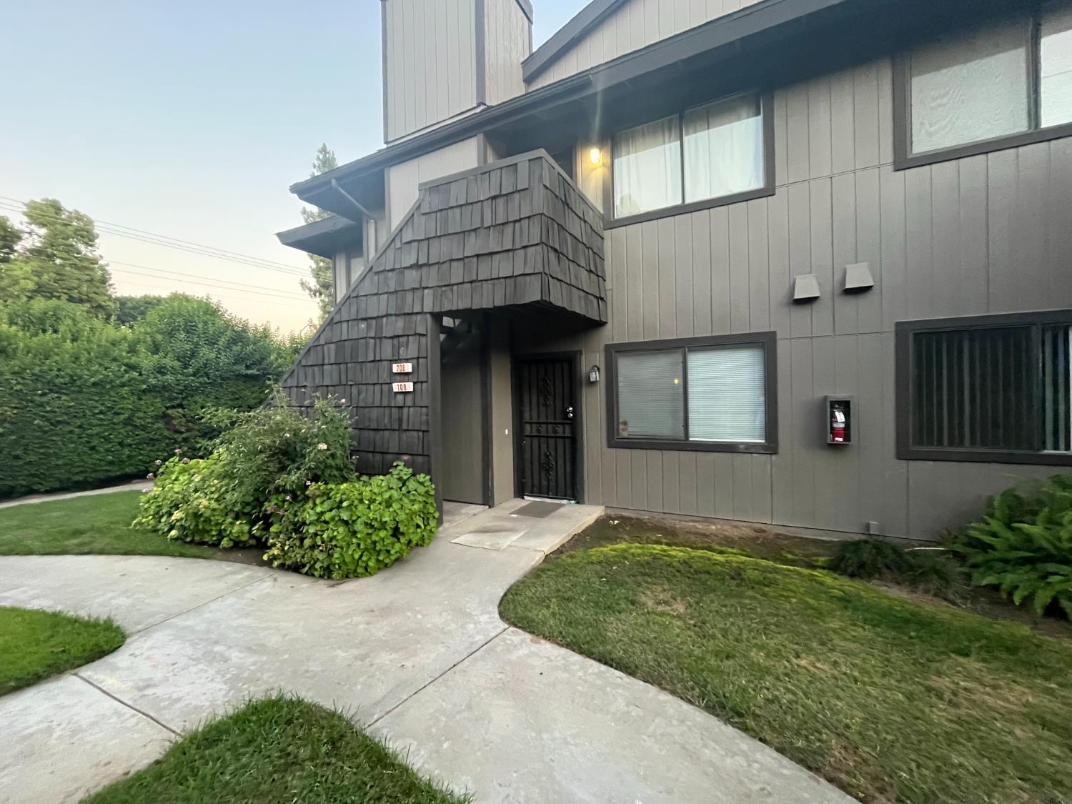 1190 S Winery Ave #108, Fresno, CA 93727