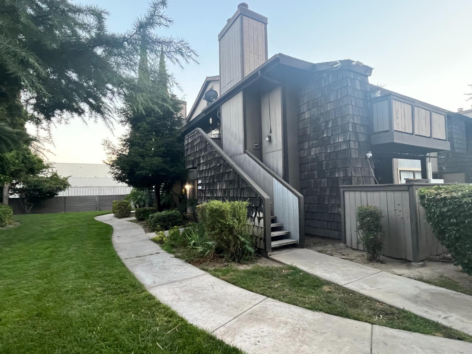 1190 S Winery Ave #108, Fresno, CA 93727