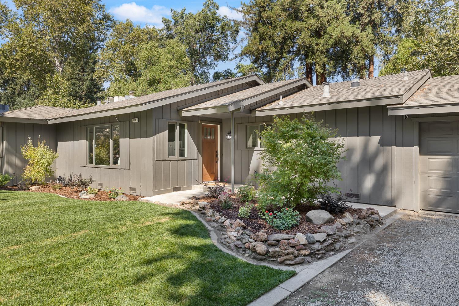 619 Wilderness Dr, Sanger, CA 93657
