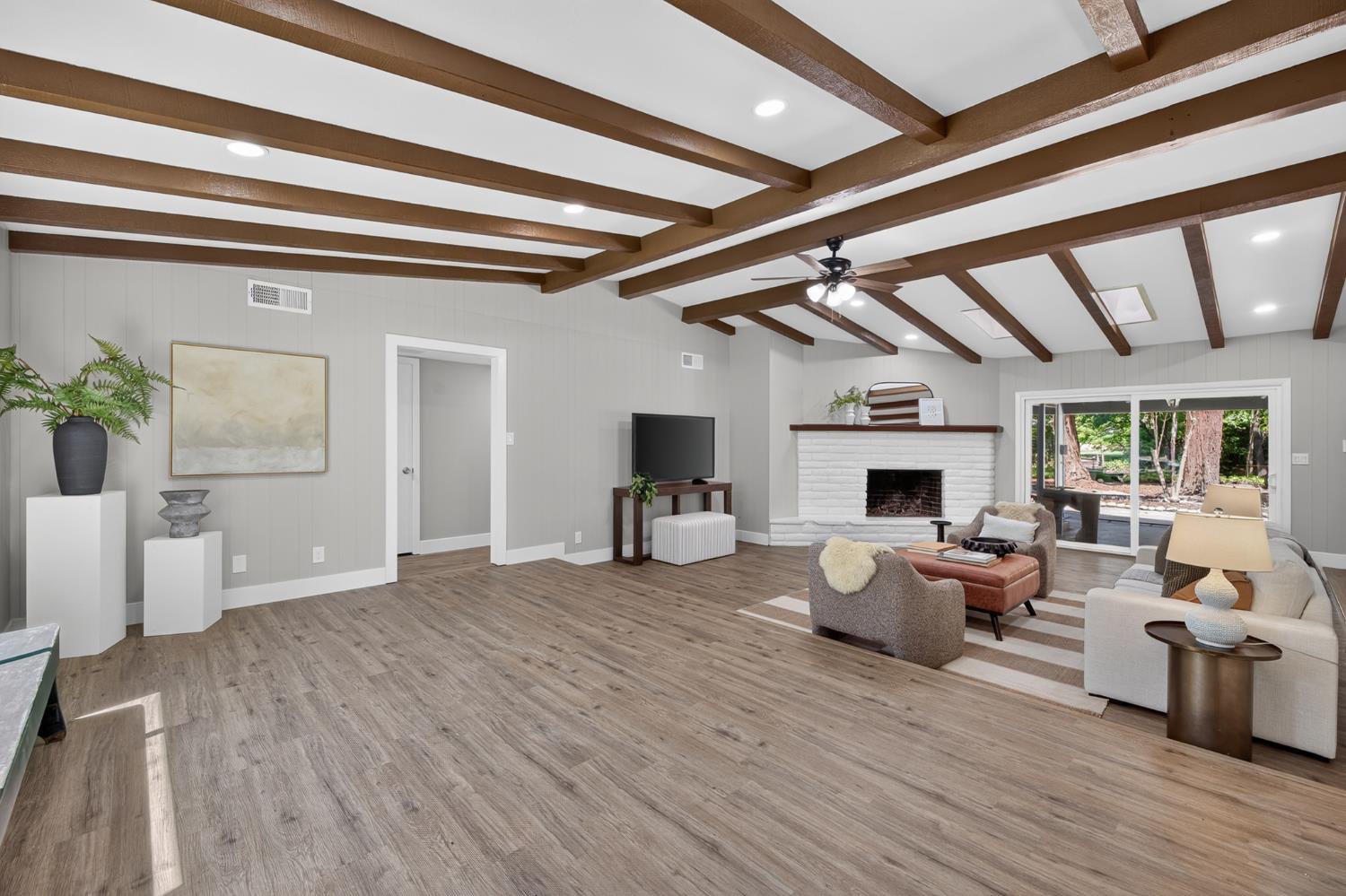 619 Wilderness Dr, Sanger, CA 93657