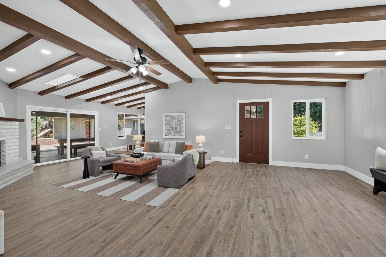 619 Wilderness Dr, Sanger, CA 93657