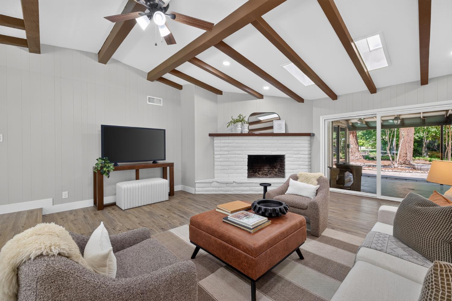 619 Wilderness Dr, Sanger, CA 93657