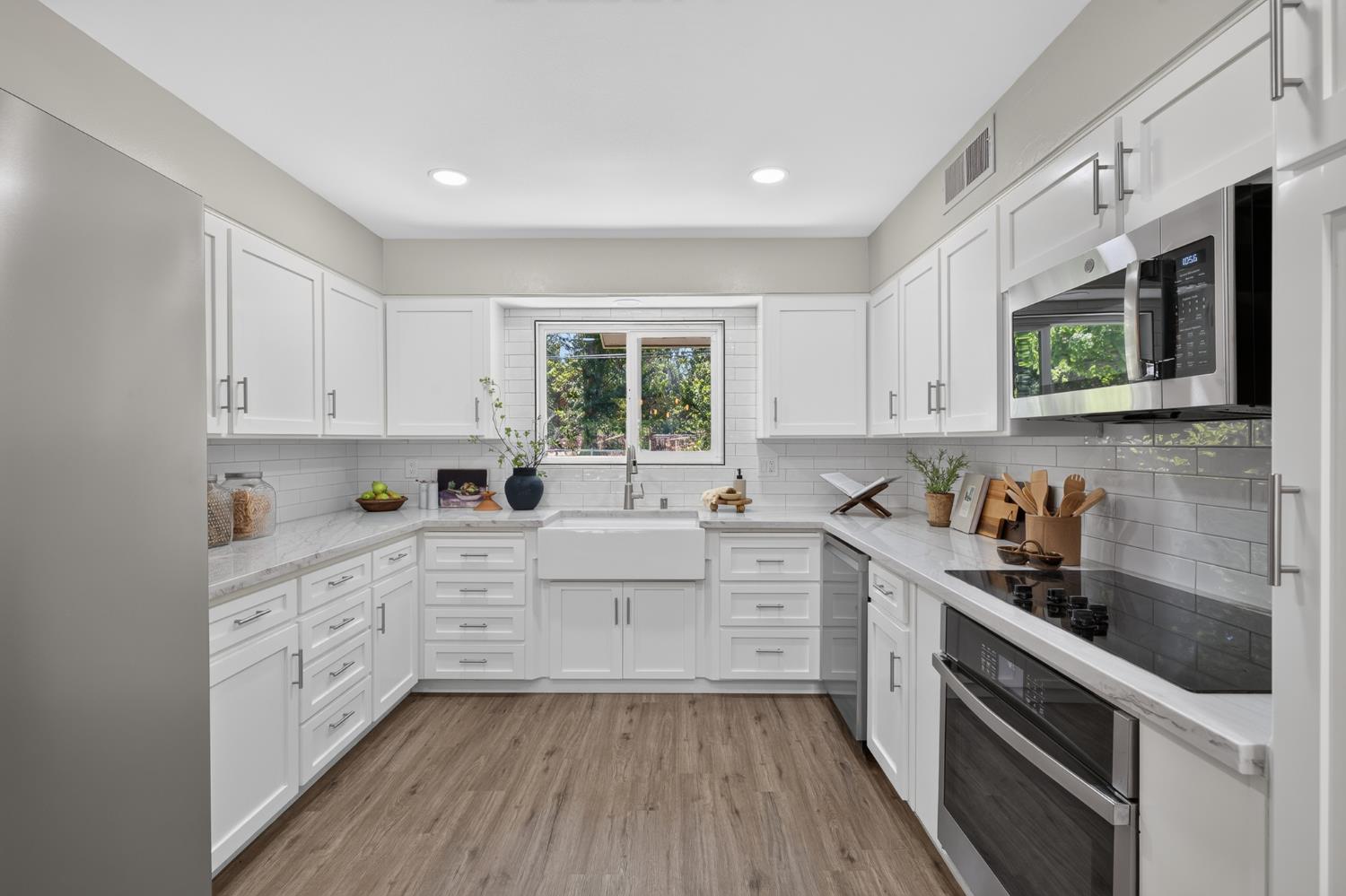 619 Wilderness Dr, Sanger, CA 93657