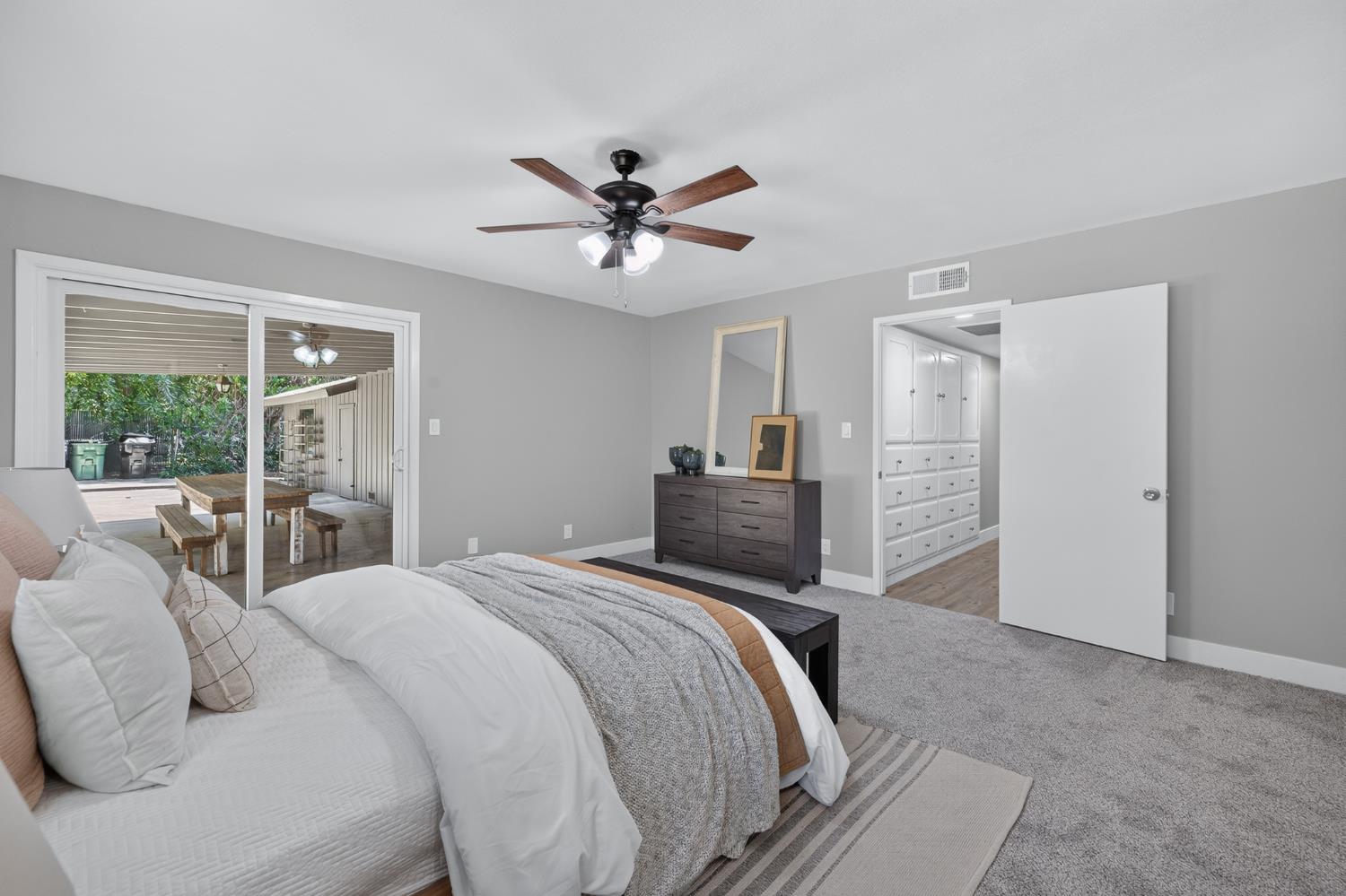 619 Wilderness Dr, Sanger, CA 93657