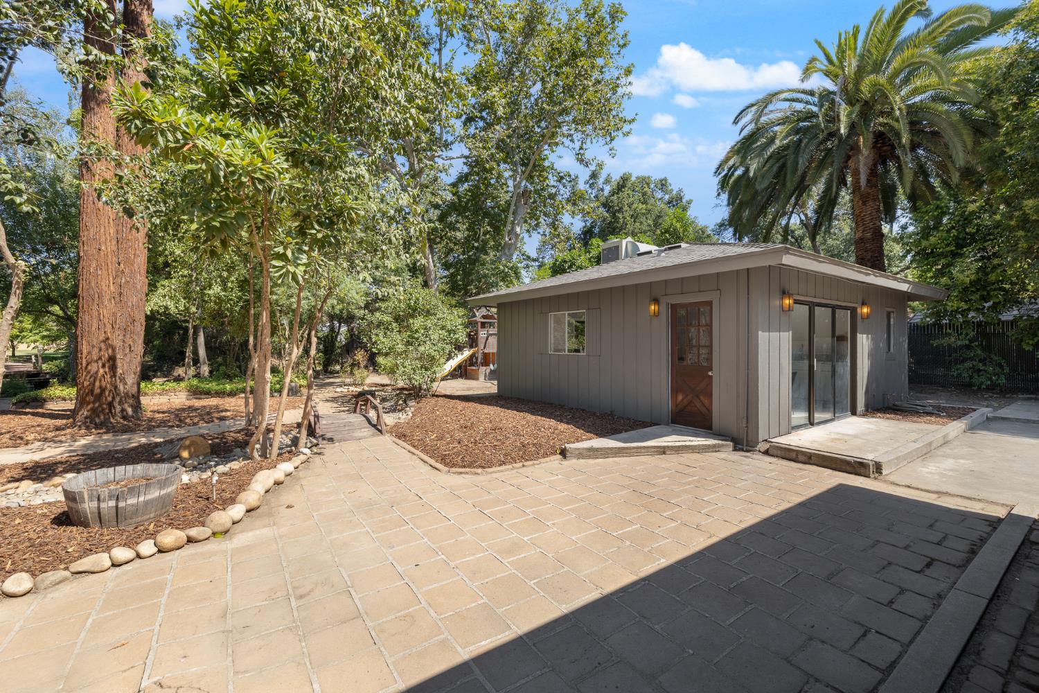619 Wilderness Dr, Sanger, CA 93657