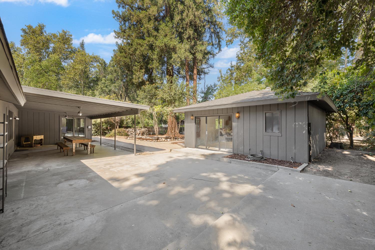 619 Wilderness Dr, Sanger, CA 93657