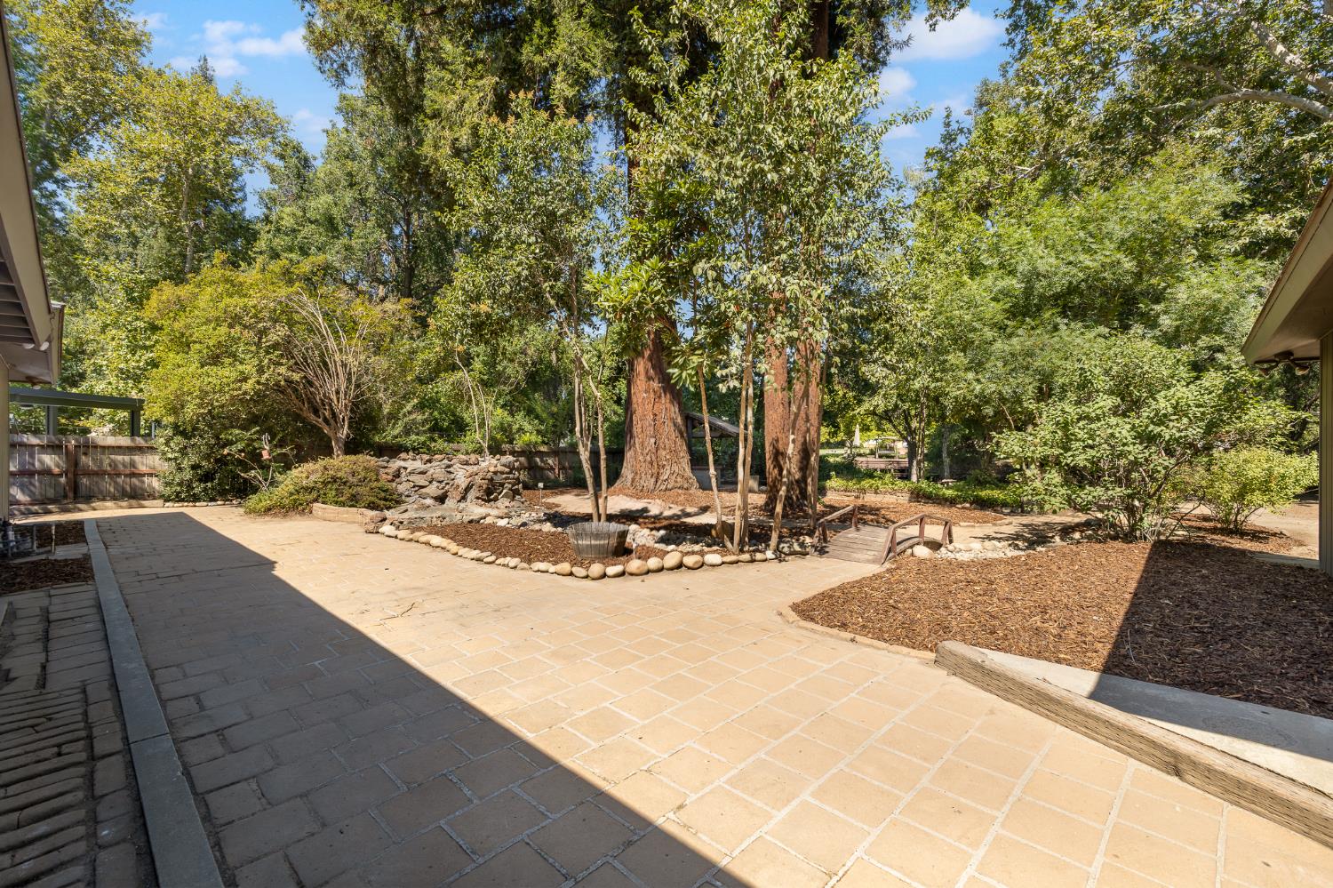 619 Wilderness Dr, Sanger, CA 93657
