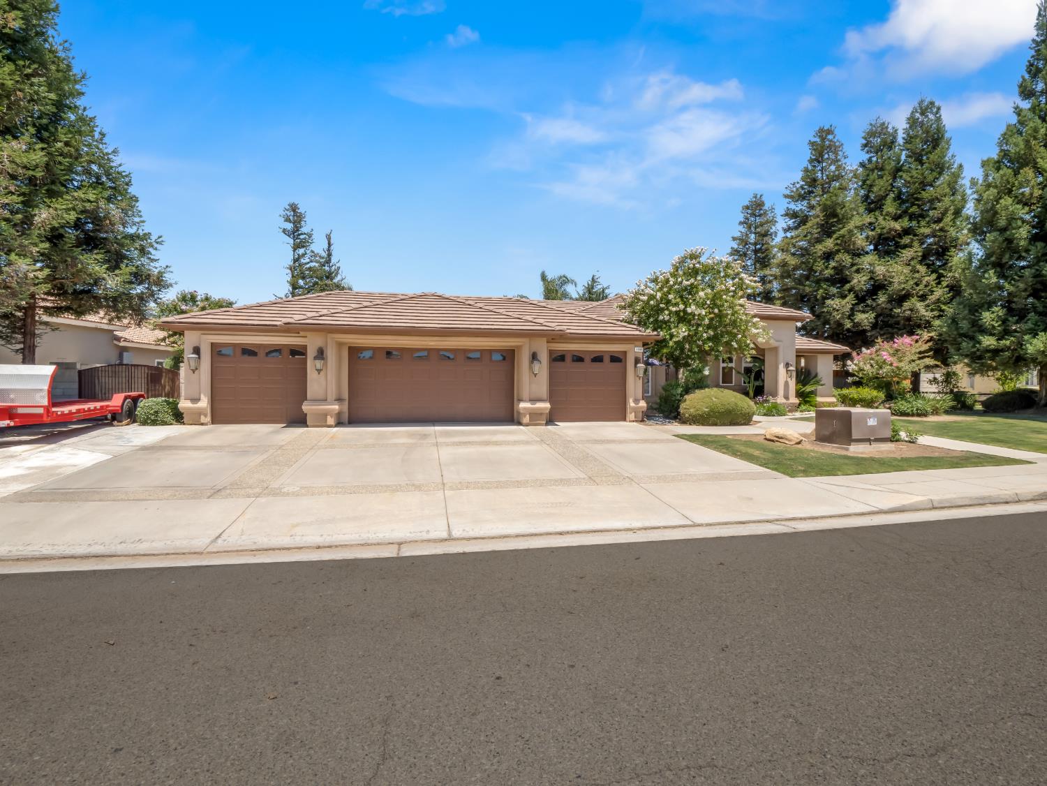 3055 Glenville Ave, Madera, CA 93737
