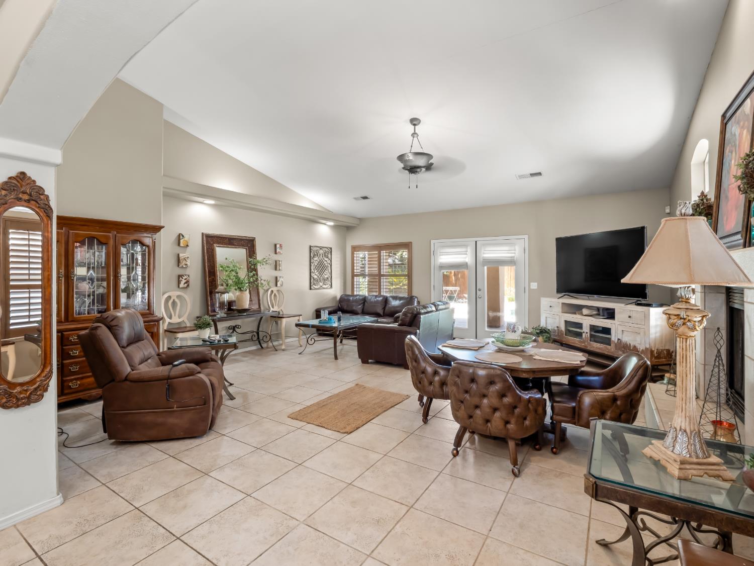 3055 Glenville Ave, Madera, CA 93737