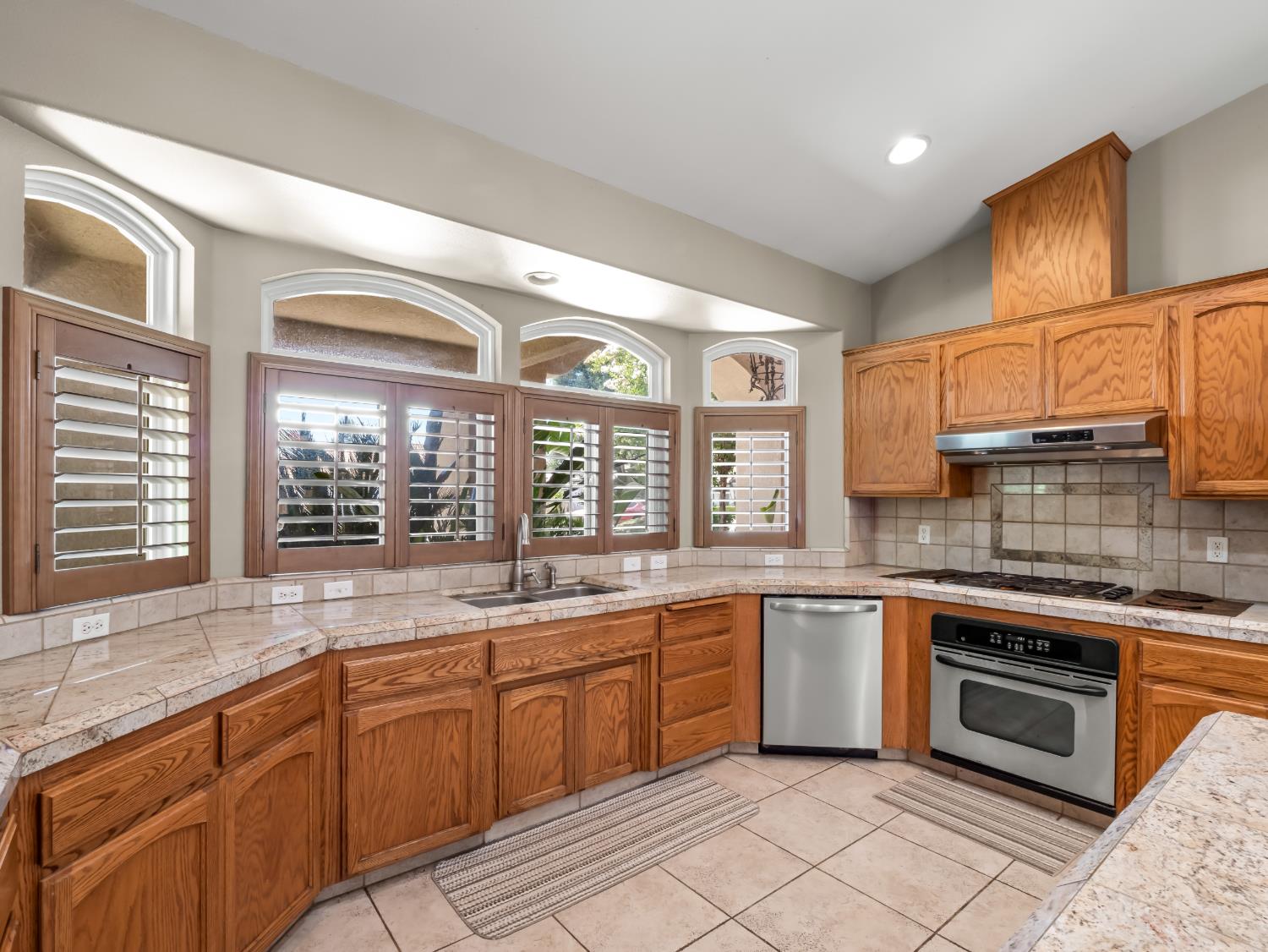 3055 Glenville Ave, Madera, CA 93737