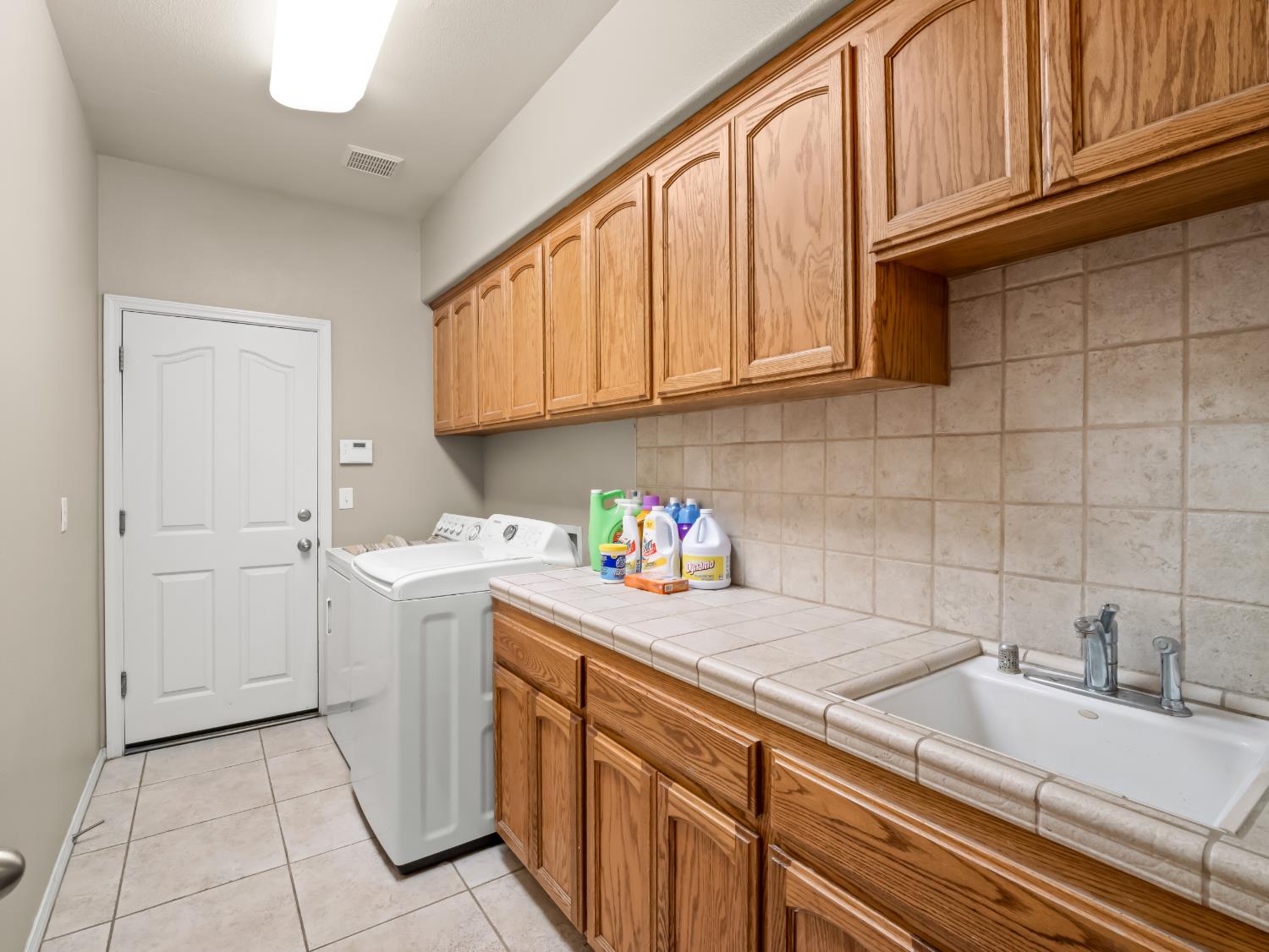 3055 Glenville Ave, Madera, CA 93737