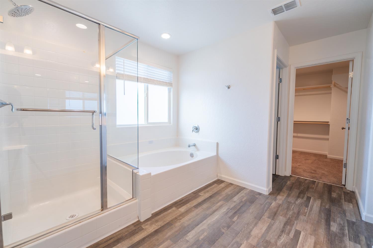 6632 E Cambridge Ave, Fresno, CA 93727