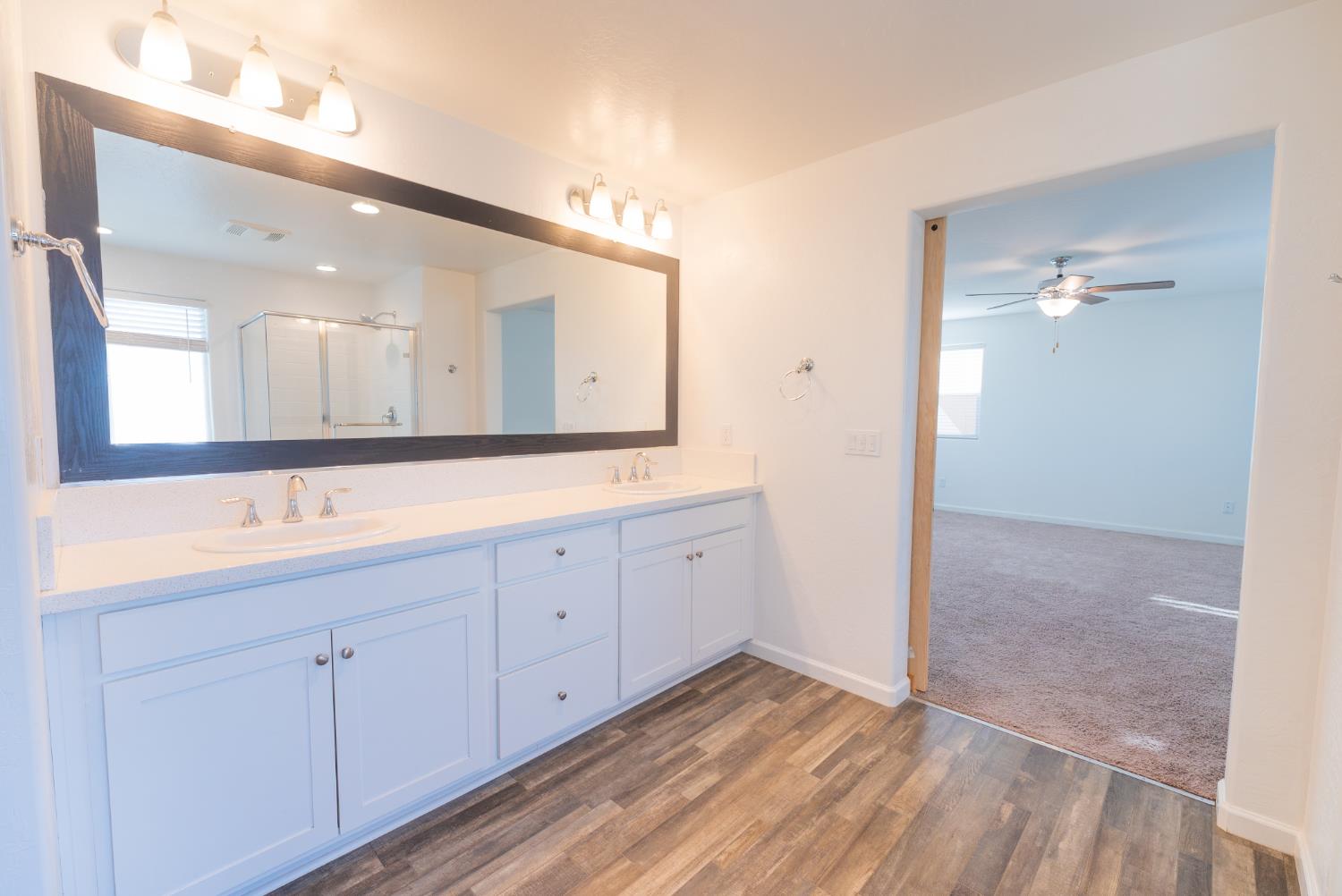 6632 E Cambridge Ave, Fresno, CA 93727