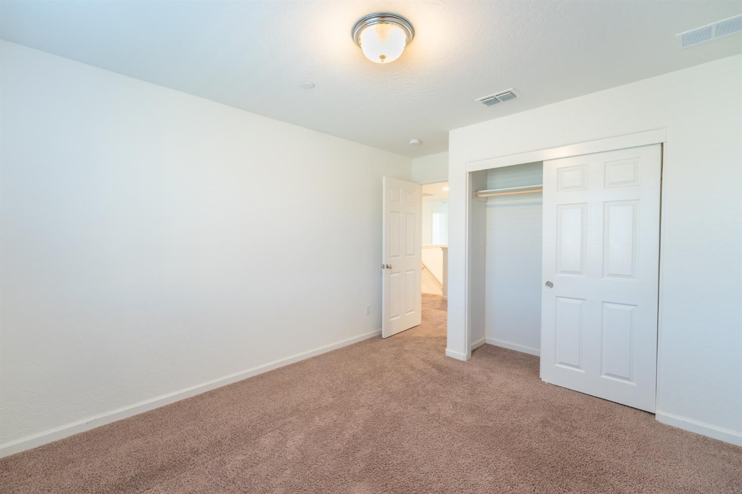 6632 E Cambridge Ave, Fresno, CA 93727