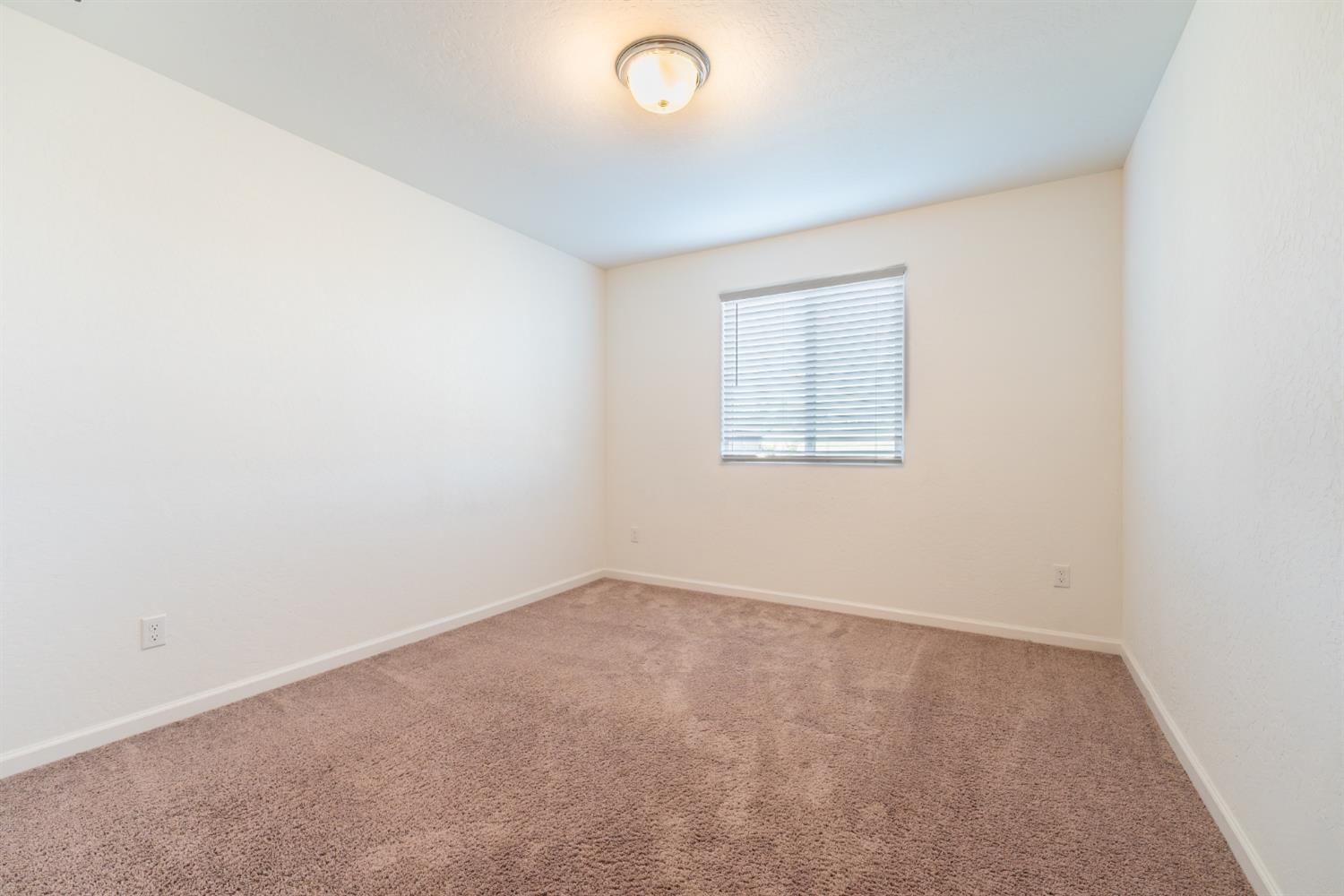 6632 E Cambridge Ave, Fresno, CA 93727