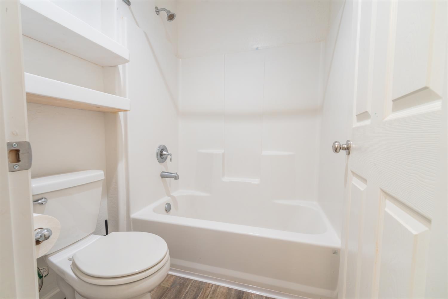 6632 E Cambridge Ave, Fresno, CA 93727
