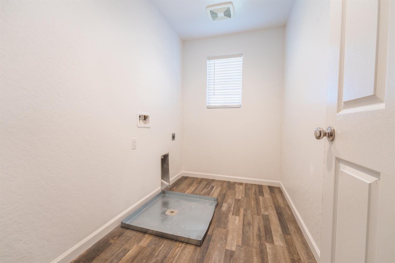 6632 E Cambridge Ave, Fresno, CA 93727