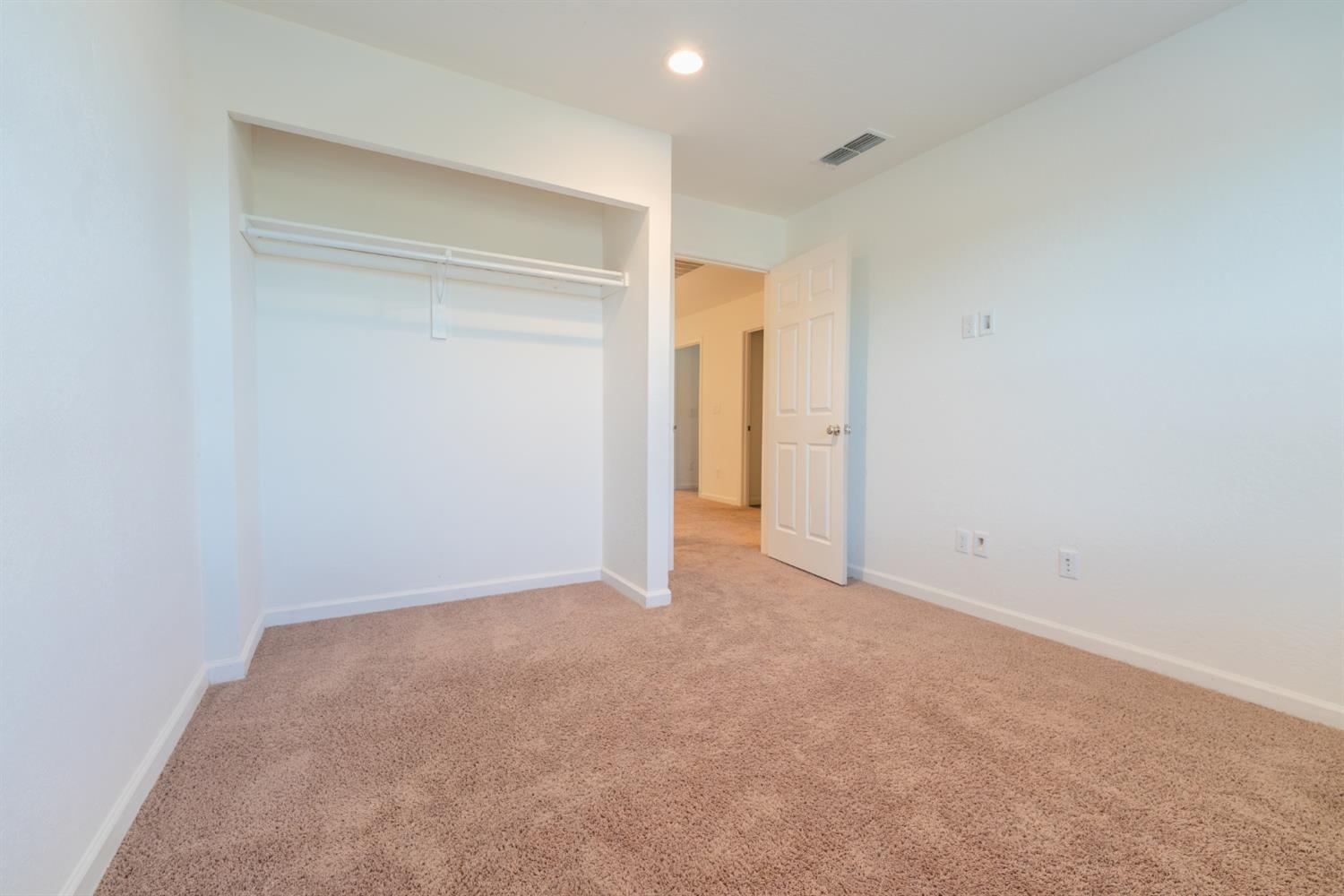 6632 E Cambridge Ave, Fresno, CA 93727