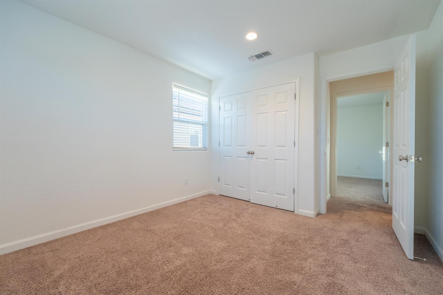 6632 E Cambridge Ave, Fresno, CA 93727