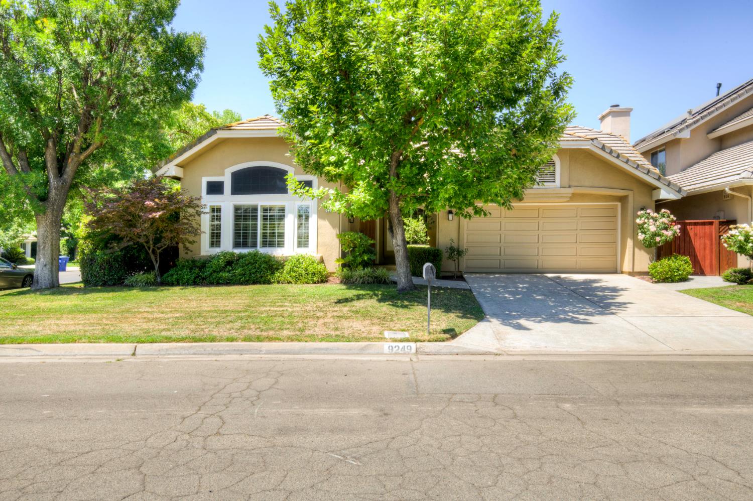 9249 N Bayford St, Fresno, CA 93720