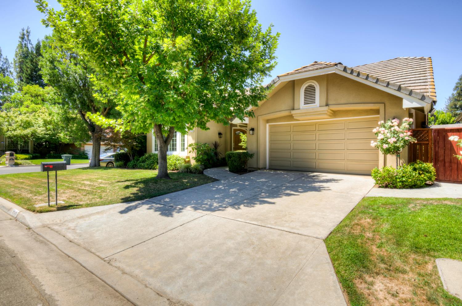9249 N Bayford St, Fresno, CA 93720