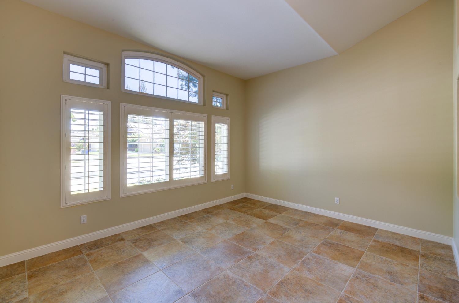 9249 N Bayford St, Fresno, CA 93720