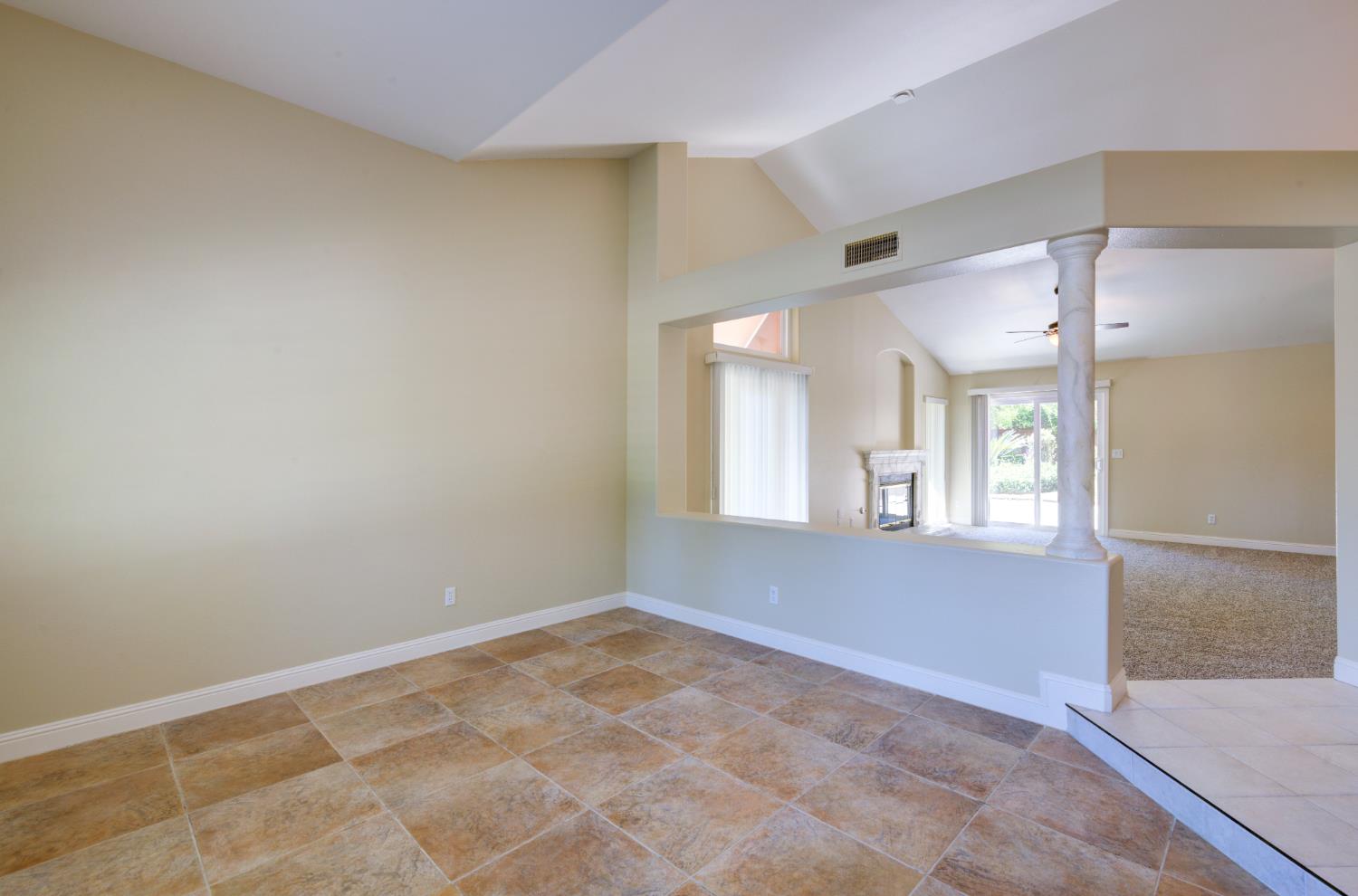 9249 N Bayford St, Fresno, CA 93720