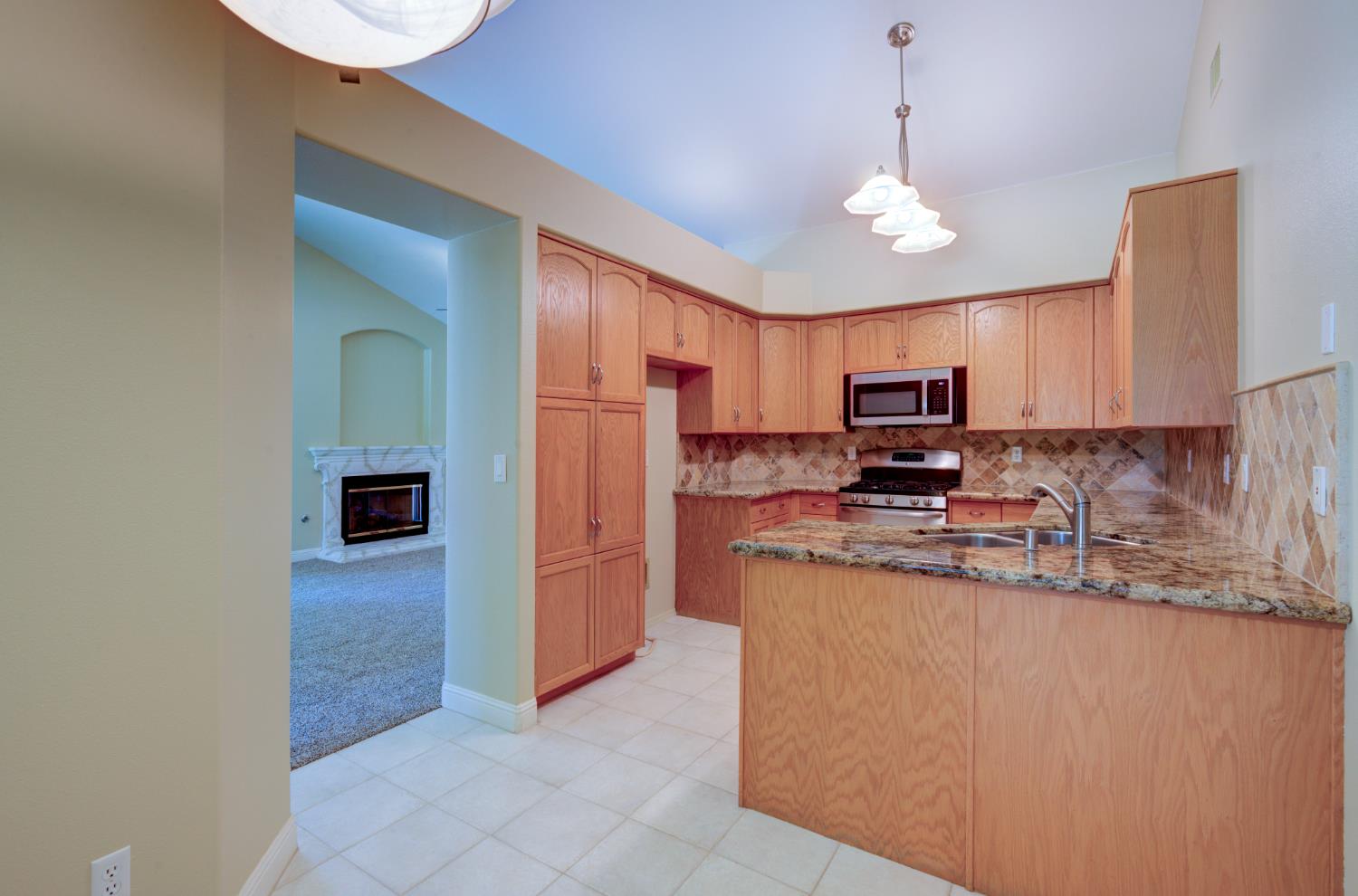 9249 N Bayford St, Fresno, CA 93720