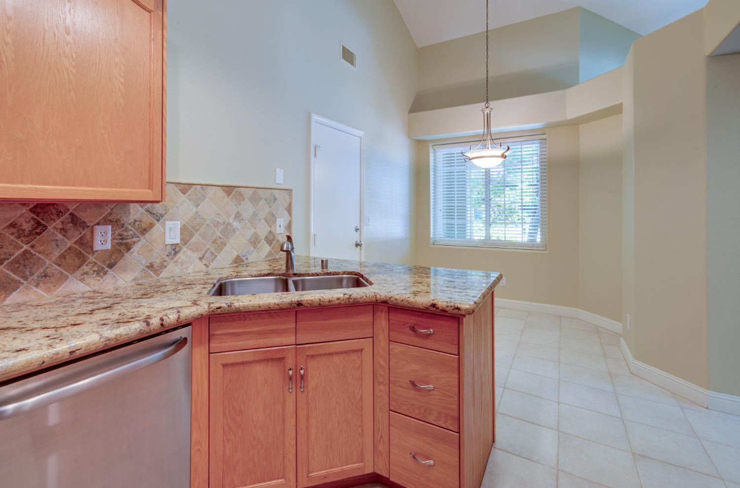 9249 N Bayford St, Fresno, CA 93720