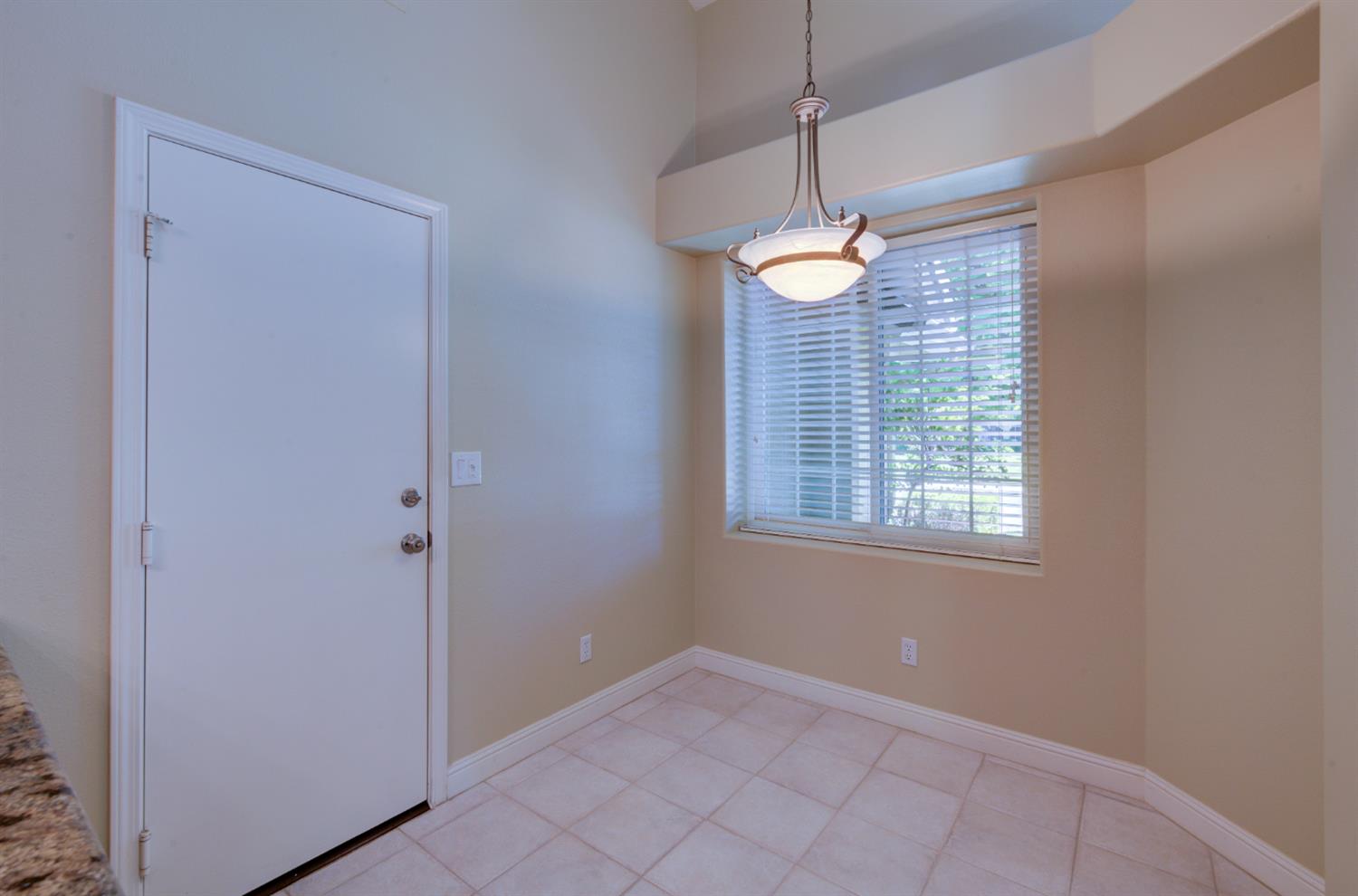 9249 N Bayford St, Fresno, CA 93720
