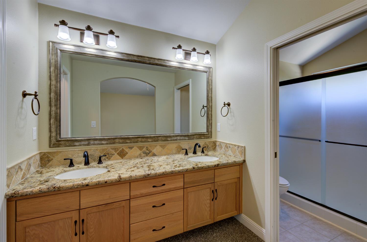 9249 N Bayford St, Fresno, CA 93720