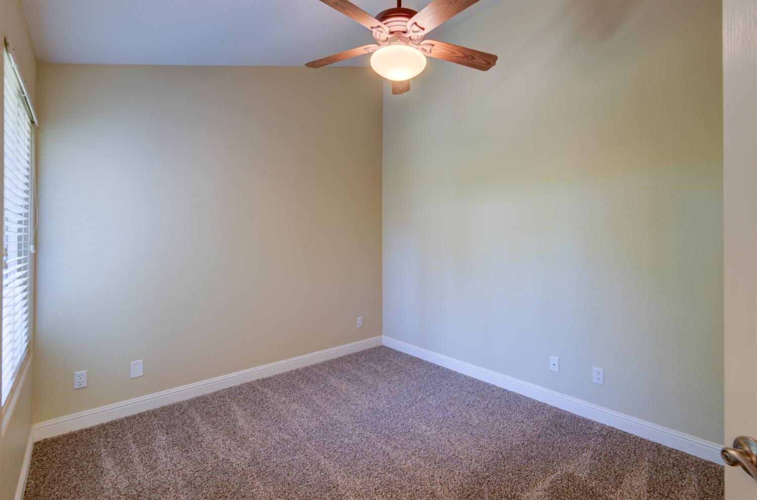 9249 N Bayford St, Fresno, CA 93720