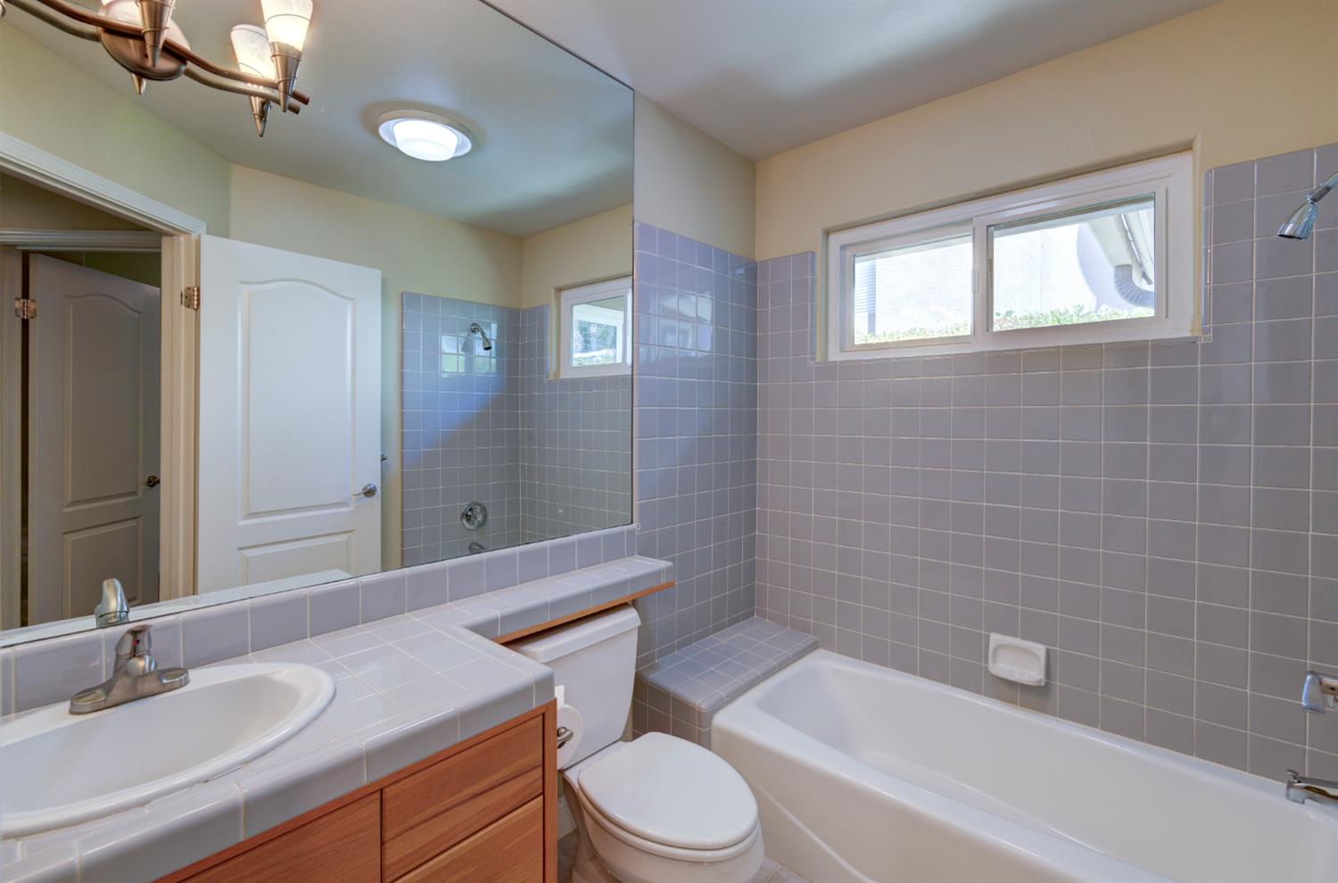 9249 N Bayford St, Fresno, CA 93720