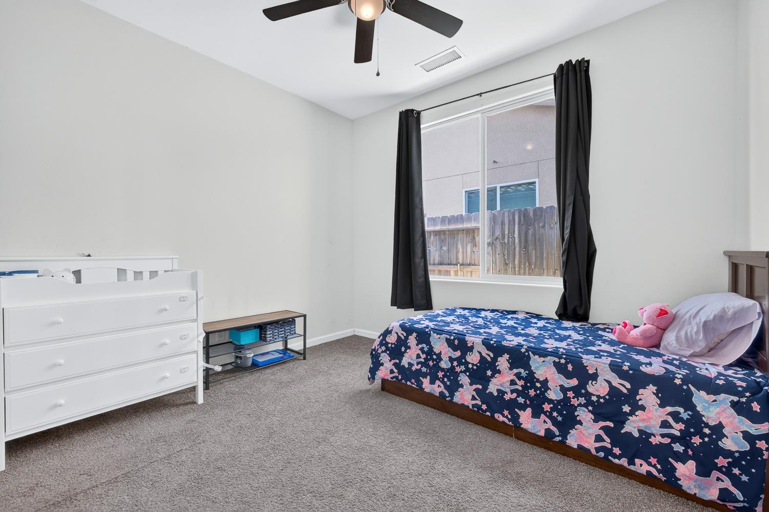 6211 N Vista Ave, Fresno, CA 93722