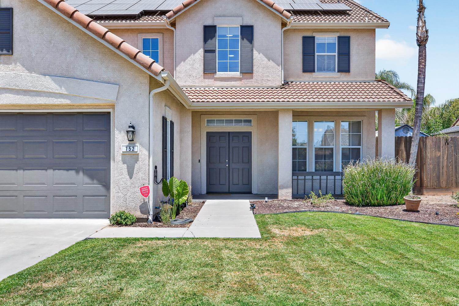752 W Pebble, Hanford, CA 93230