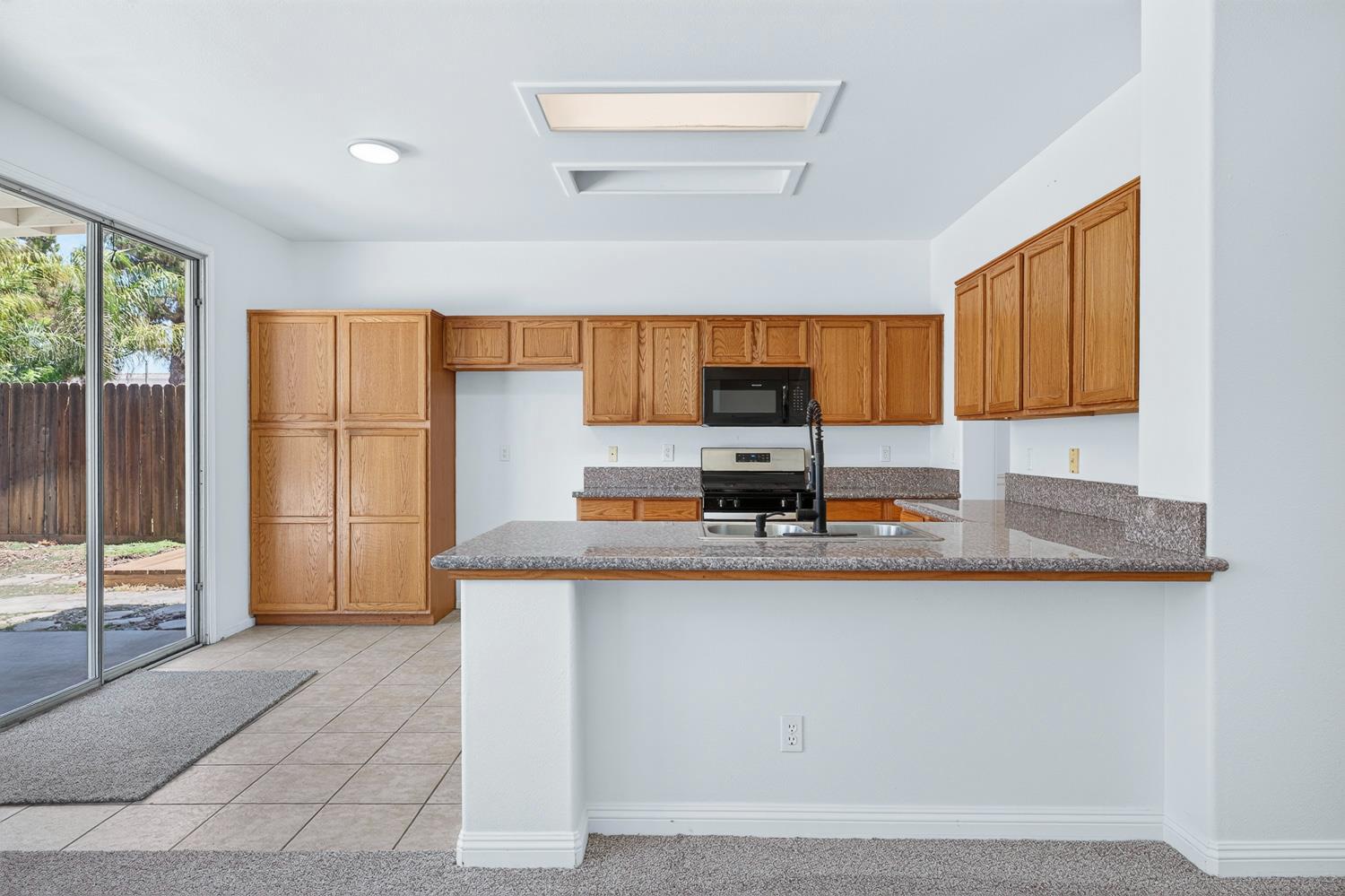 752 W Pebble, Hanford, CA 93230