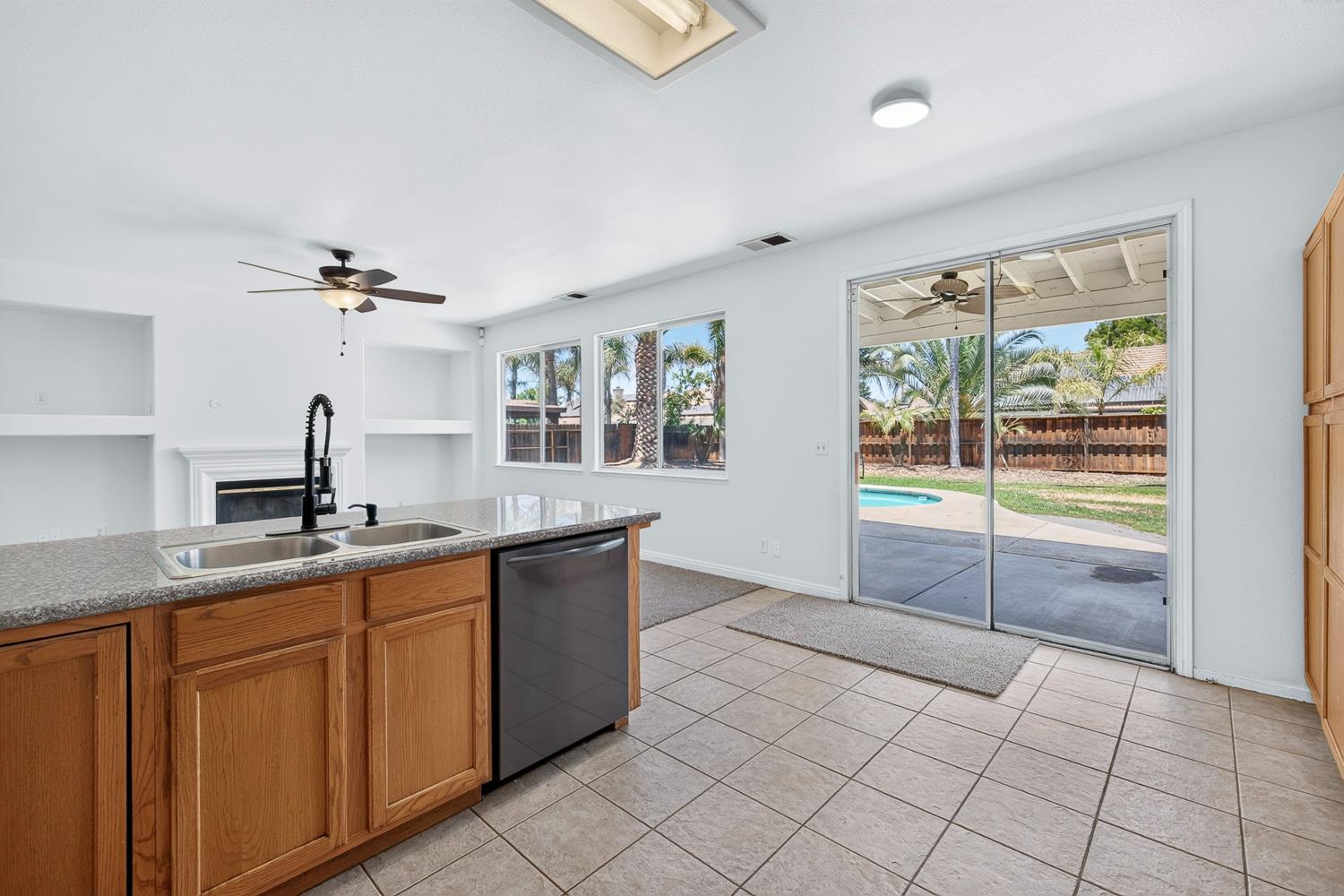 752 W Pebble, Hanford, CA 93230