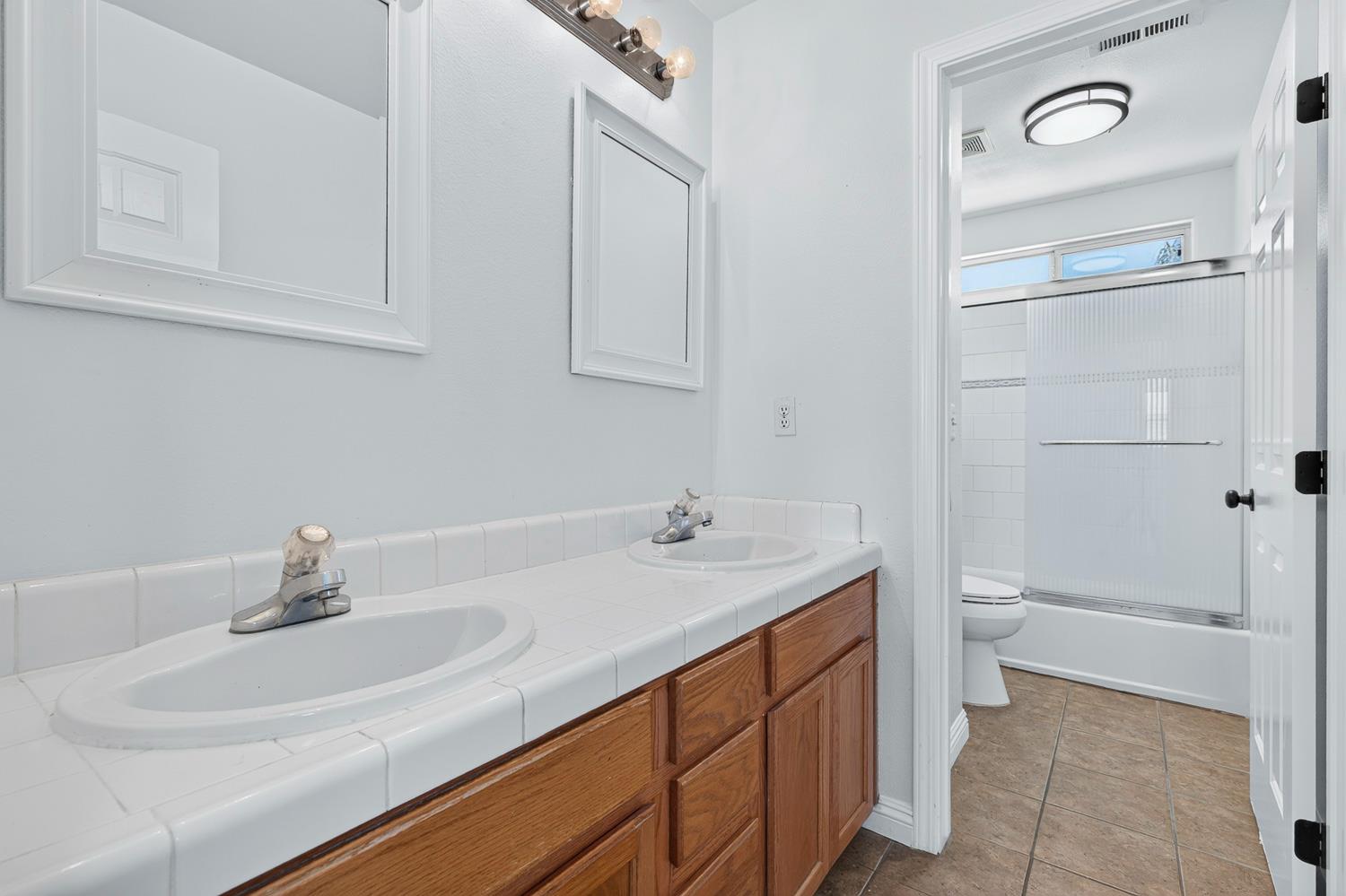 752 W Pebble, Hanford, CA 93230