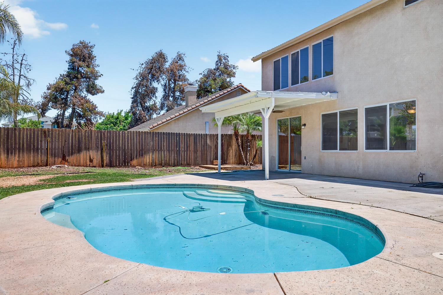 752 W Pebble, Hanford, CA 93230
