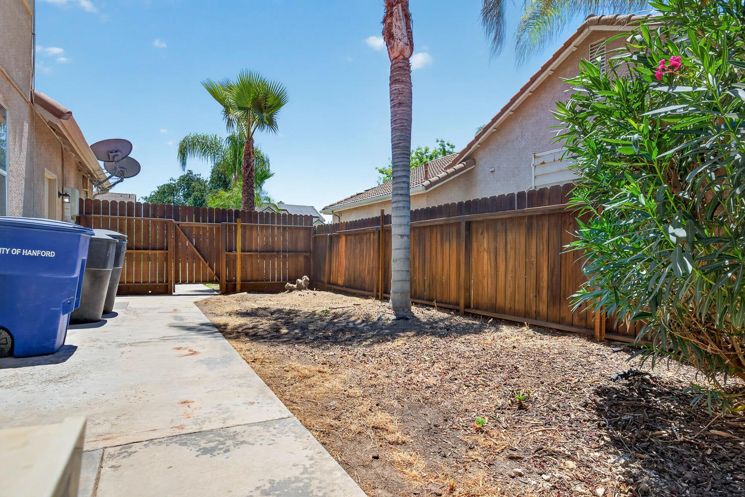752 W Pebble, Hanford, CA 93230