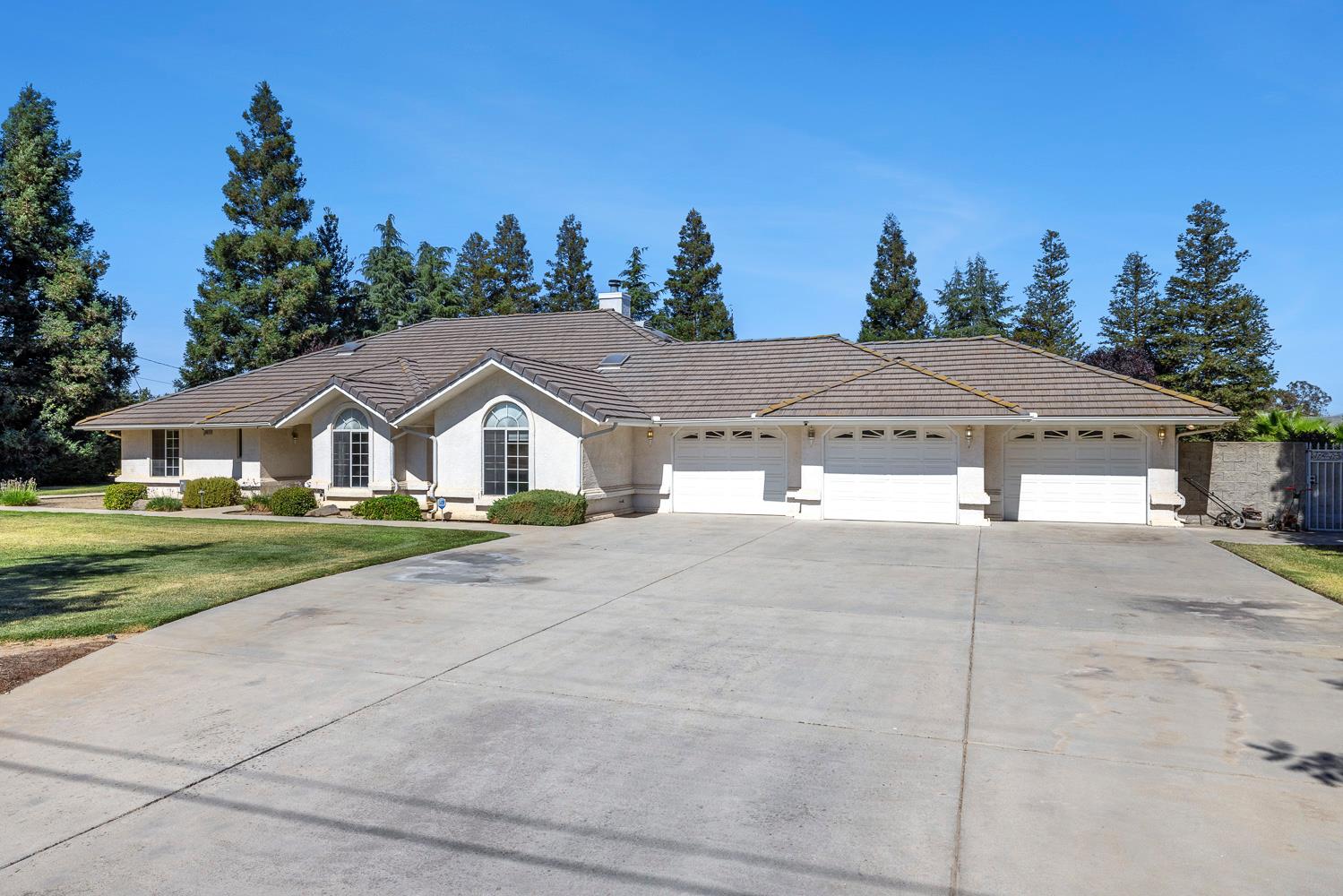 16673 La Canada Rd, Madera, CA 93636