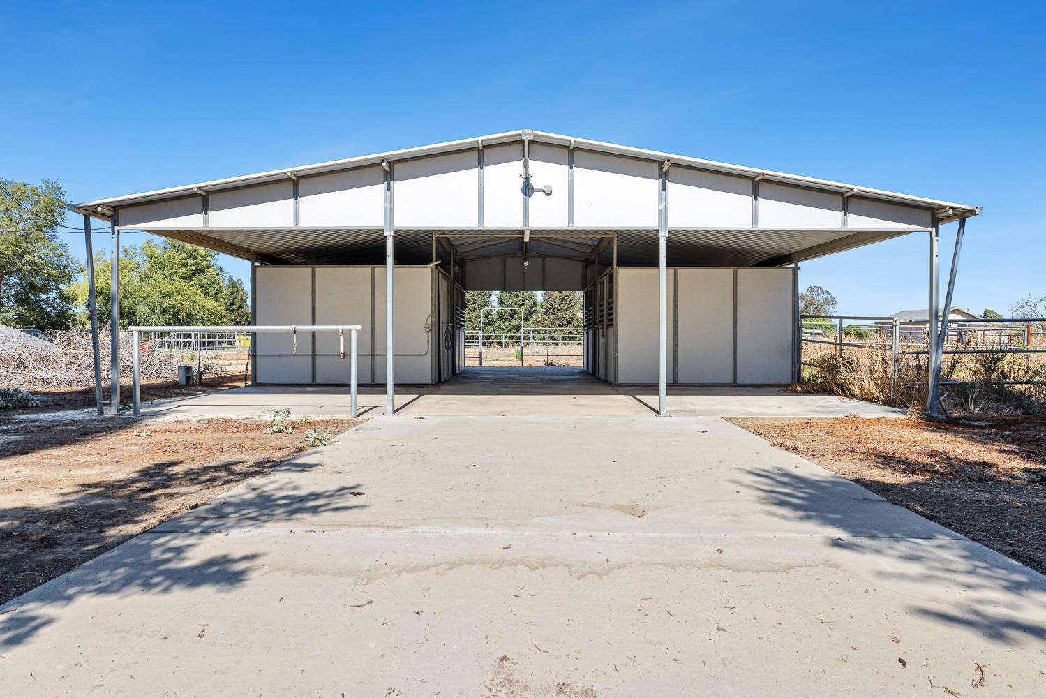 16673 La Canada Rd, Madera, CA 93636