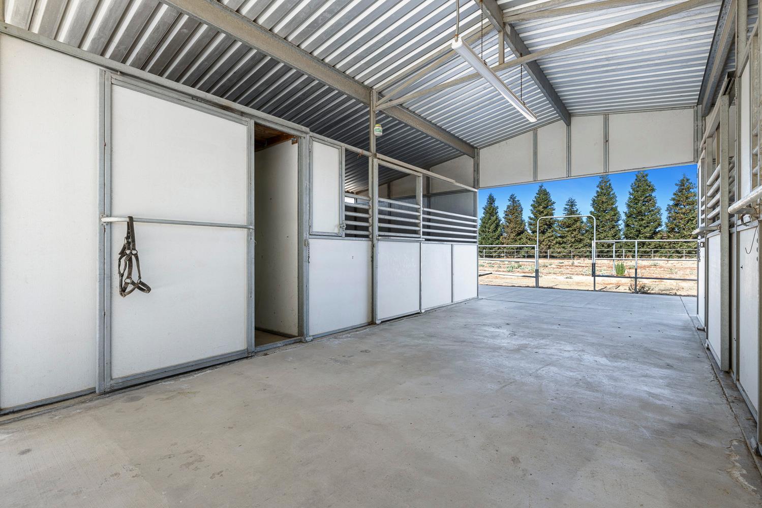 16673 La Canada Rd, Madera, CA 93636