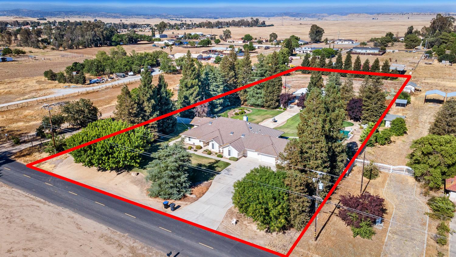 16673 La Canada Rd, Madera, CA 93636