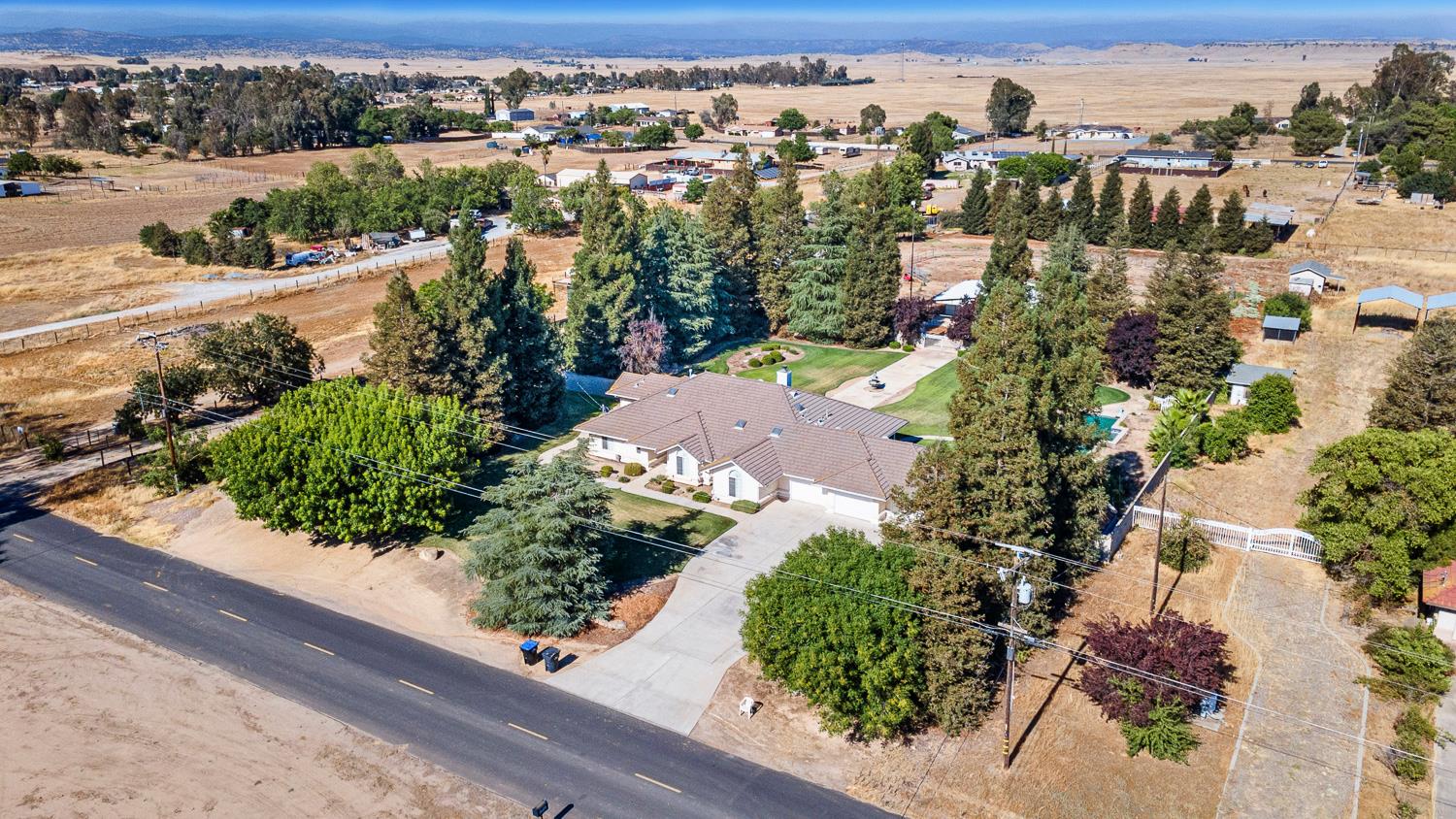 16673 La Canada Rd, Madera, CA 93636