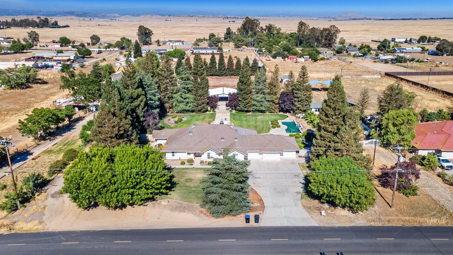 16673 La Canada Rd, Madera, CA 93636
