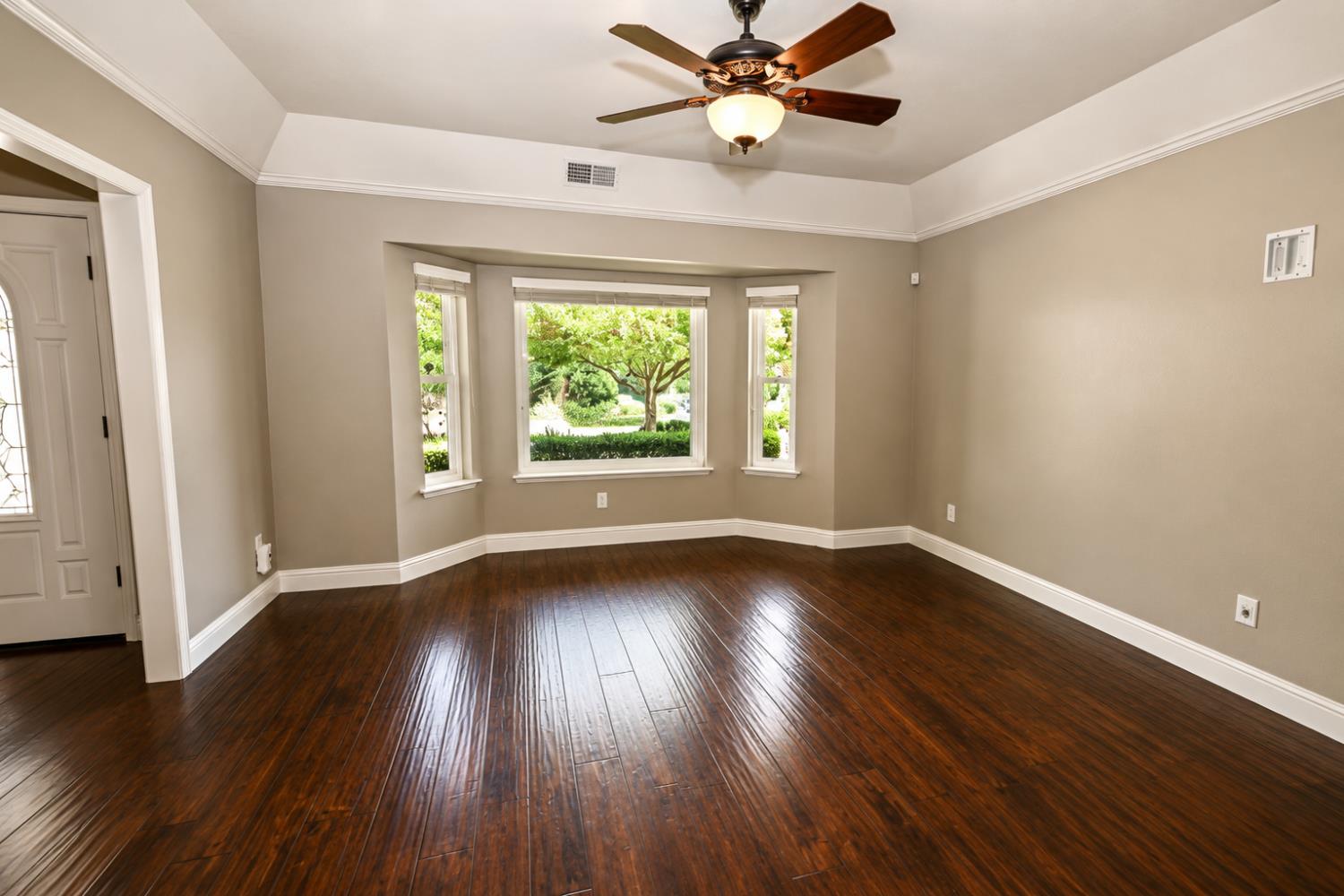 325 W Bluff Ave, Fresno, CA 93711